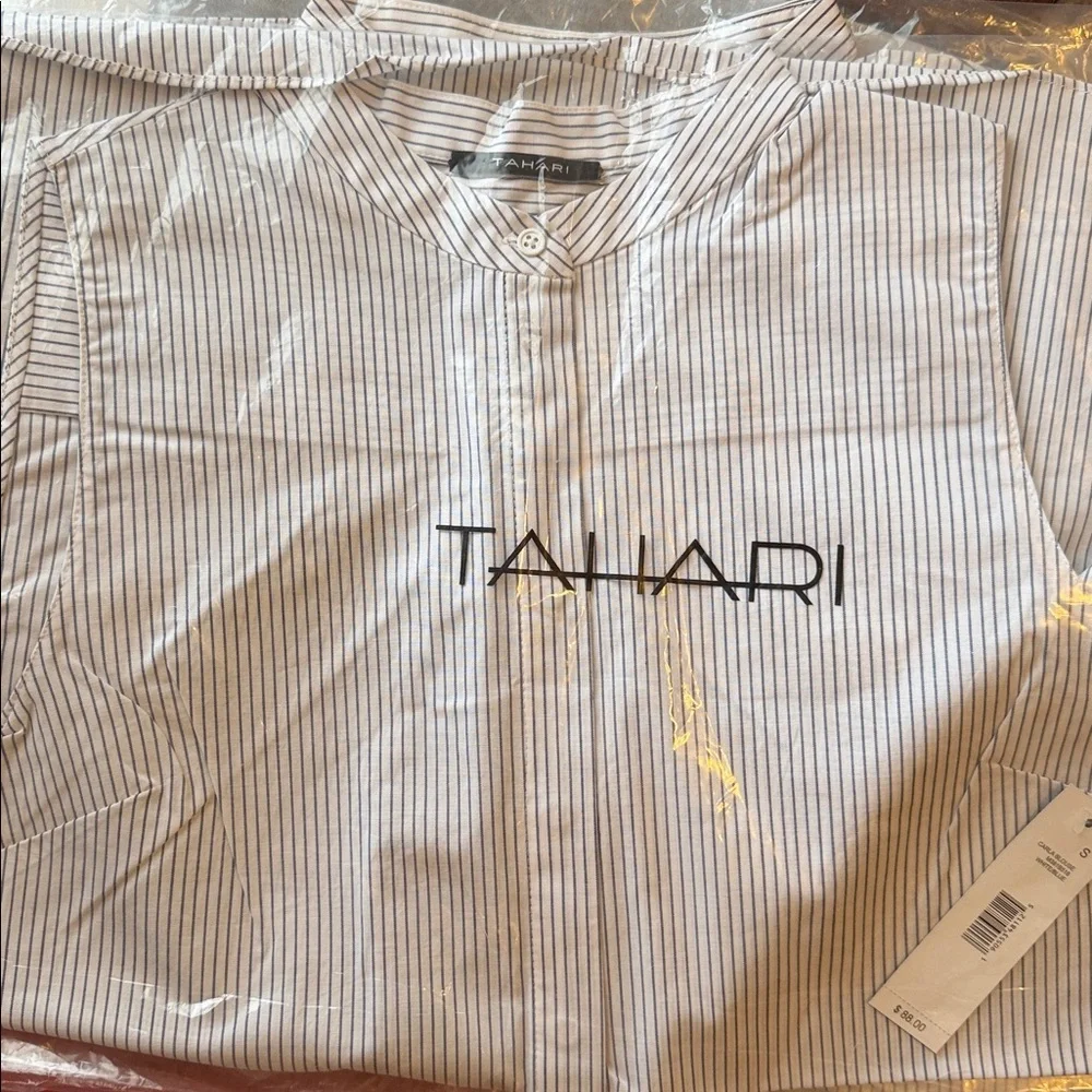 Tahari white and navy pinstripe button up sleeveless blouse size small - Picture 4 of 8